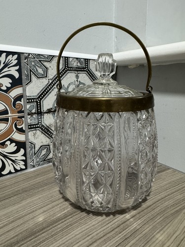 Clear cut glass biscuit - clear,