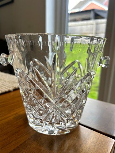 Clear cut glass ice - cut,